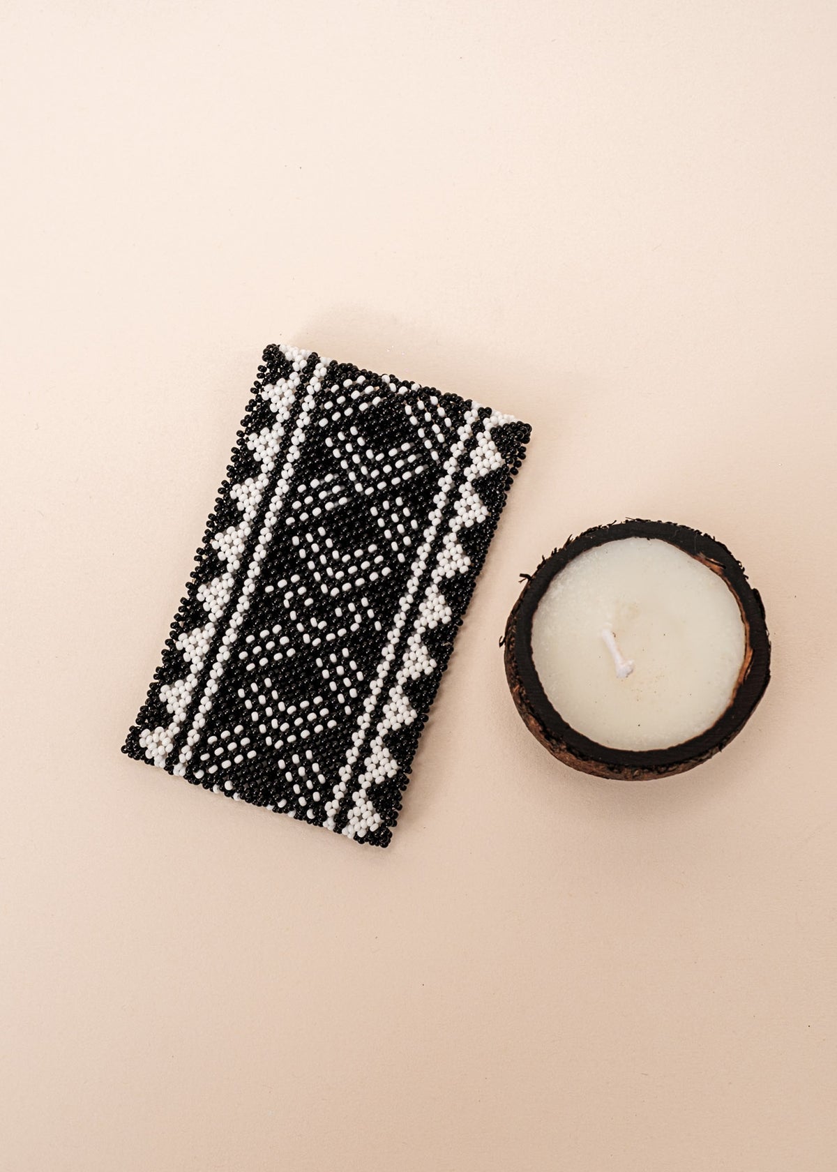 Kit pulseira Waurá + Vela aromática | TUCUM