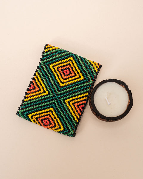 Kit pulseira Kamayurá + Vela aromática | TUCUM
