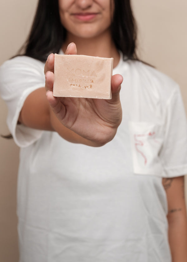 Kit camisa 24 povos + sabonete corporal MOMA | TUCUM