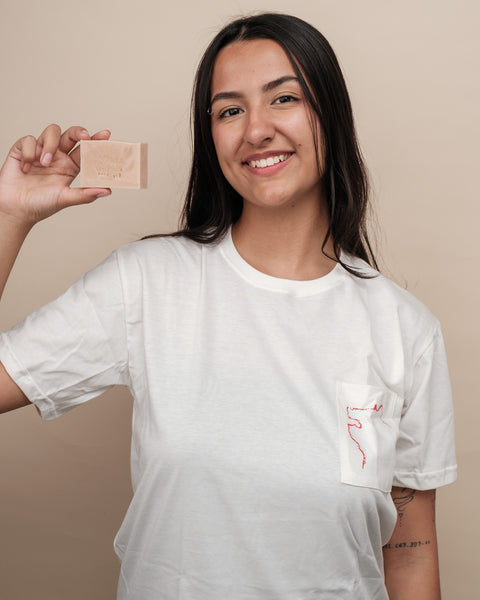 Kit camisa 24 povos + sabonete corporal MOMA | TUCUM