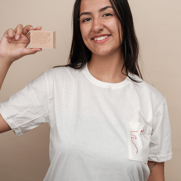 Kit camisa 24 povos + sabonete corporal MOMA | TUCUM