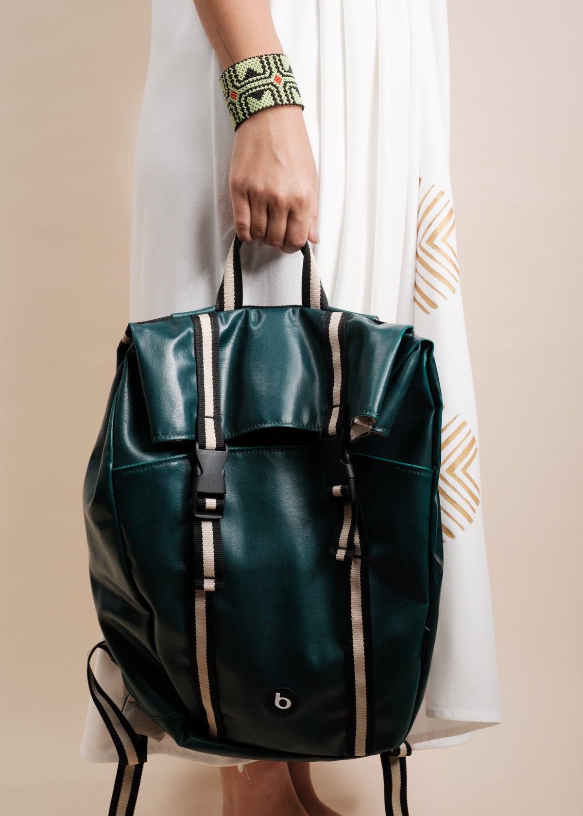 Kit pulseira indígena + mochila Ipá Tia Bossapack | TUCUM