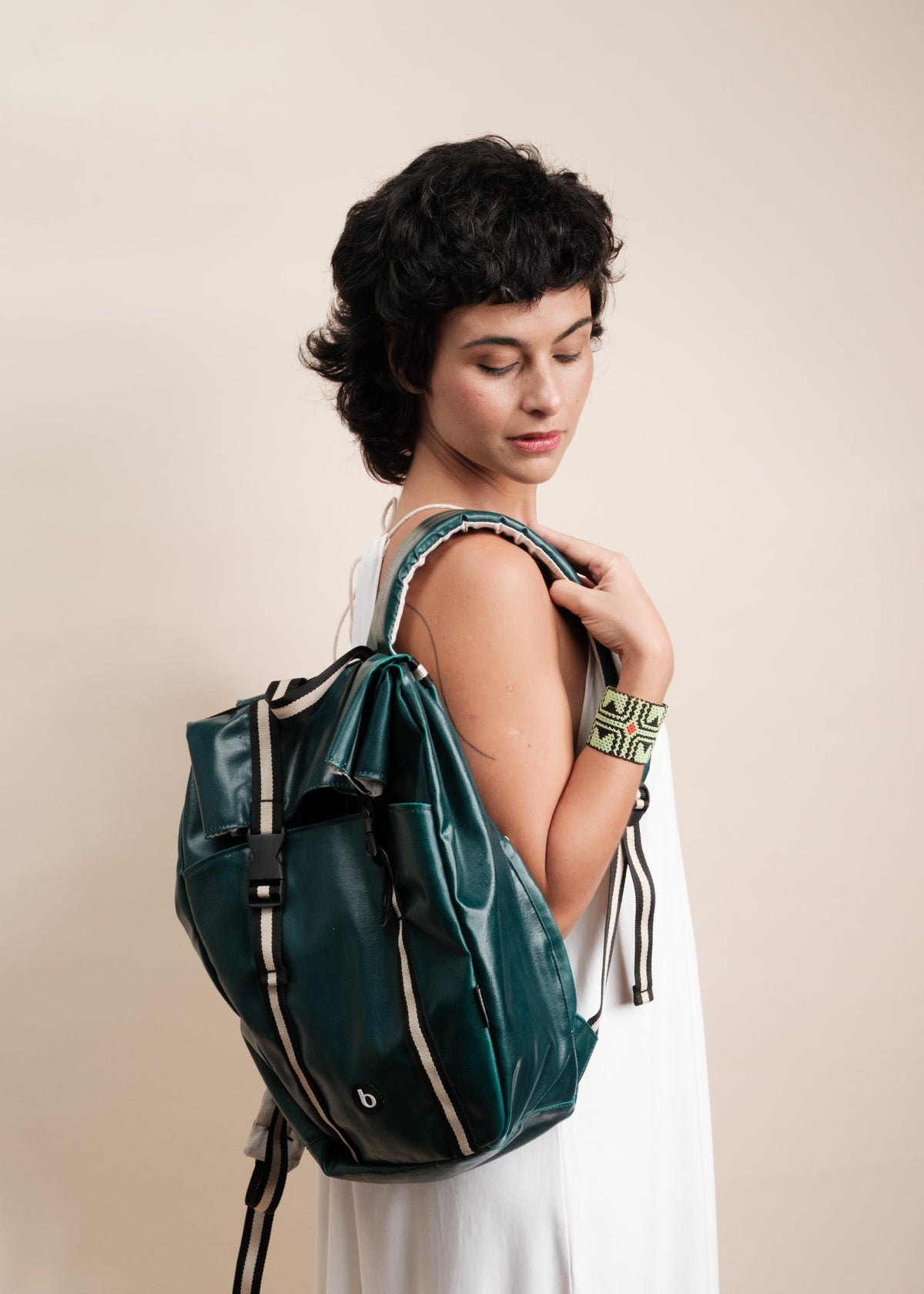 Kit pulseira indígena + mochila Ipá Tia Bossapack | TUCUM