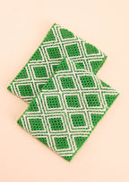 Pulseira de miçangas verde e branca feito pelo povo Waurá, artesanato indígena brasileiro 