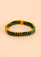 Dupla de pulseira de miçangas verde, preta e amarela, feita pelo povo Waurá, artesanato indígena brasileiro 