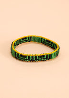 Dupla de pulseira de miçangas verde, preta e amarela, feita pelo povo Waurá, artesanato indígena brasileiro 
