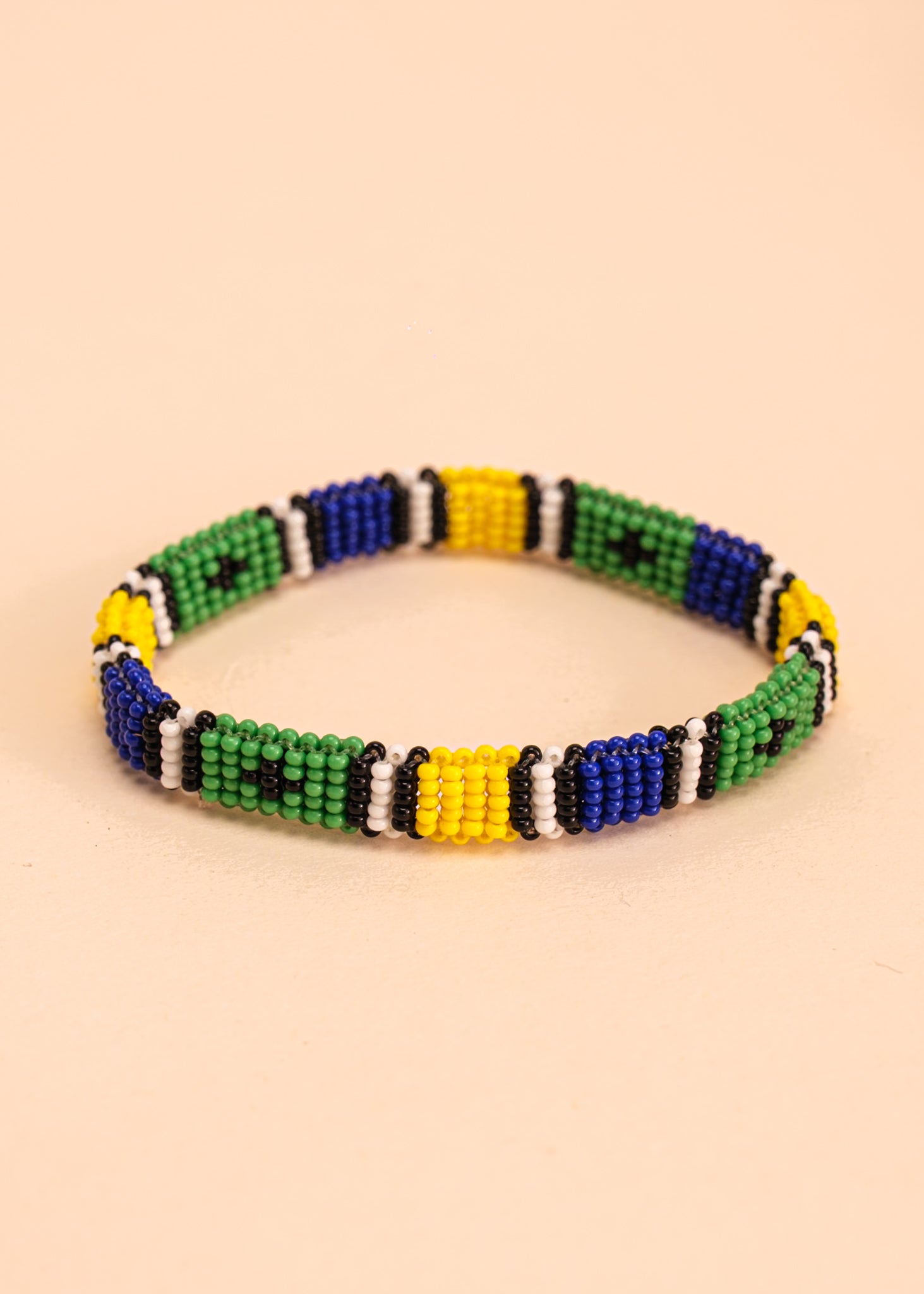 Dupla de pulseiras Waurá - Curadoria Brasil Imagem secundária do produto