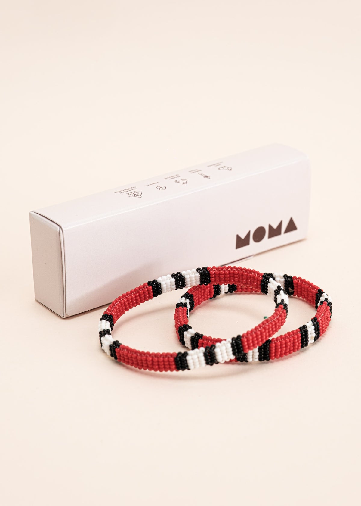 Kit dupla pulseira indígena + mini kit viagem MOMA | TUCUM
