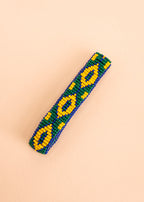 Pulseira de miçangas azul,verde e amarela feita pelo povo Waurá, artesanato indígena brasileiro