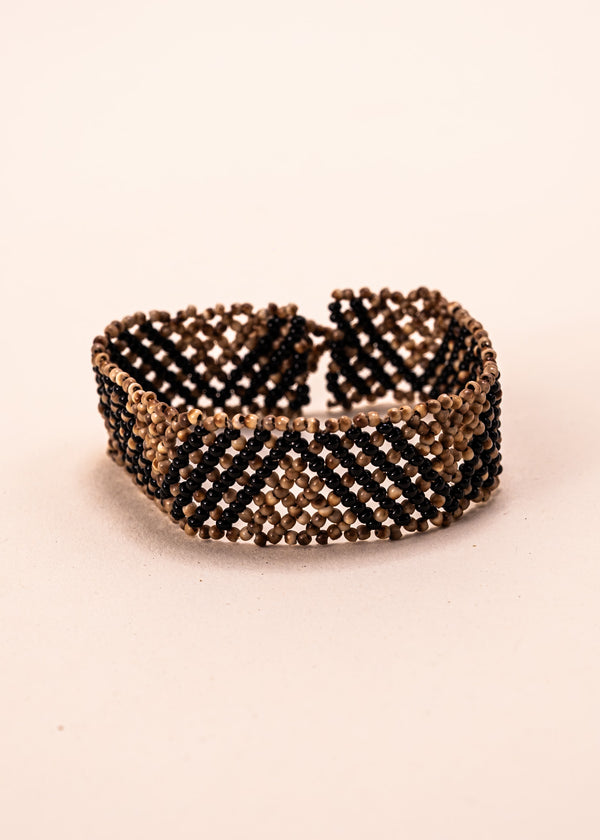 Pulseiras_Indigenas_095_bd6a7ada-8361-4bc1-ac43-6b90f2535761_ pulseira-kraho+indigena-comprar-banner-site-tucum