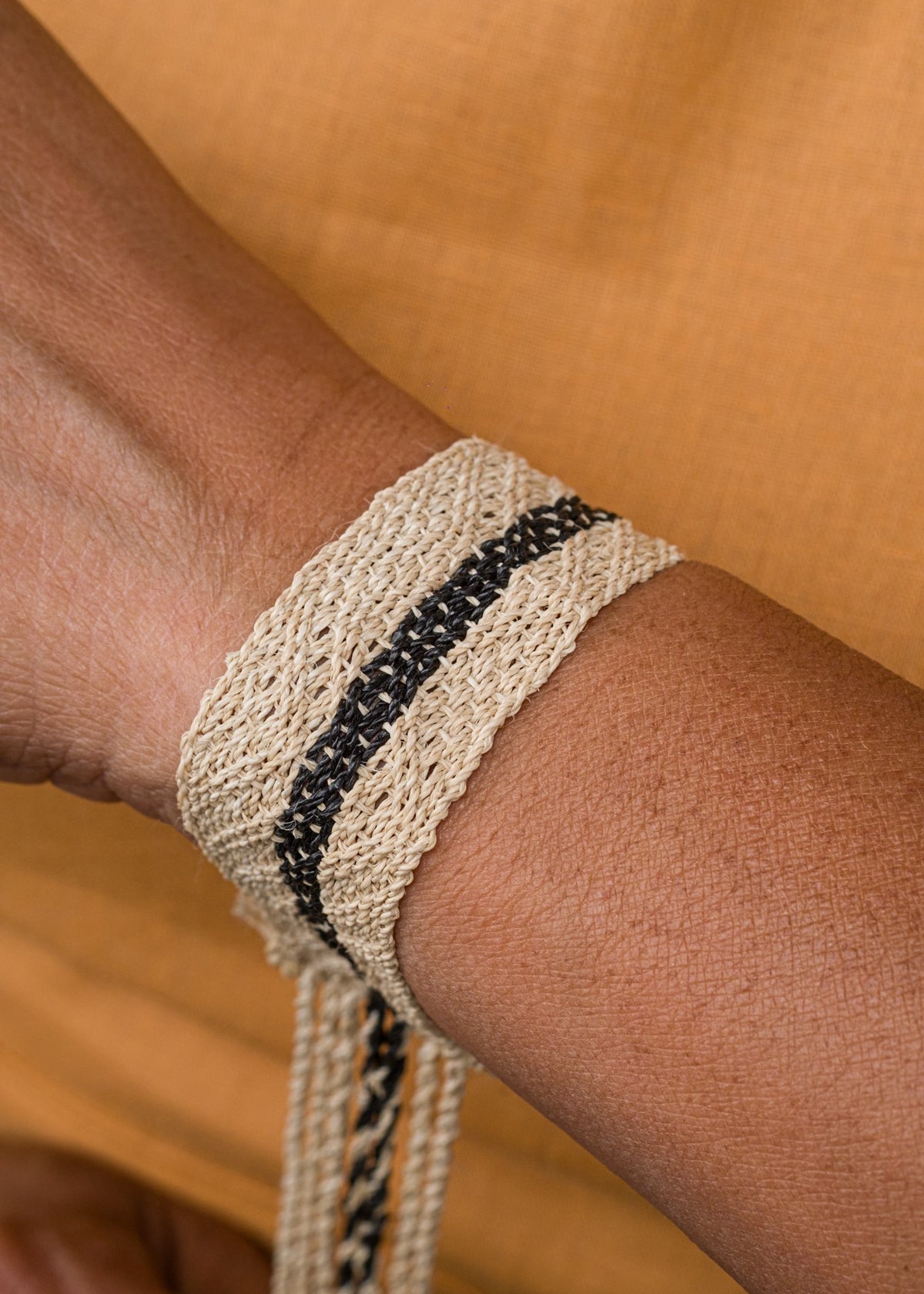 Pulseira tear Marubo - Joia Indígena | Tucum Brasil