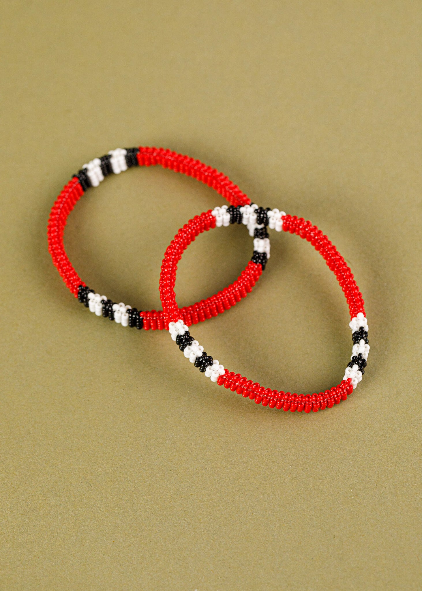 Dupla de Pulseiras coral Waurá - Joia indígena Imagem secundária do produto