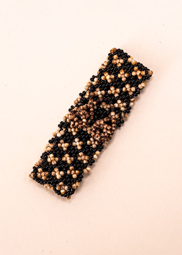 Pulseiras_Indigenas_157_56ffe60b-6390-4f78-95c4-5cd15a52bd63_pulseira-kraho+indigena-comprar-banner-site-tucum