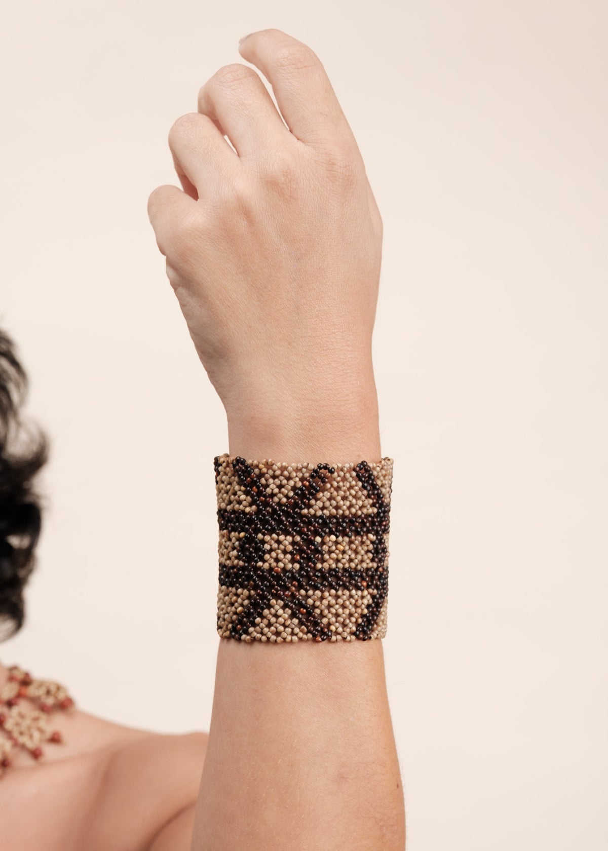 Pulseira indígena de sementes | Krahô