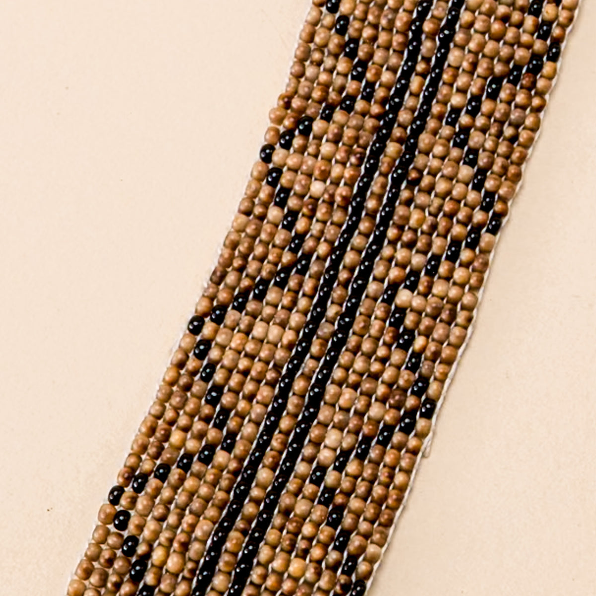 Pulseira de Miçangas e Sementes | Gavião