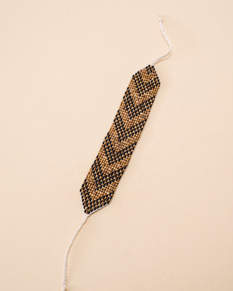 Pulseira de Miçangas e Sementes | Gavião