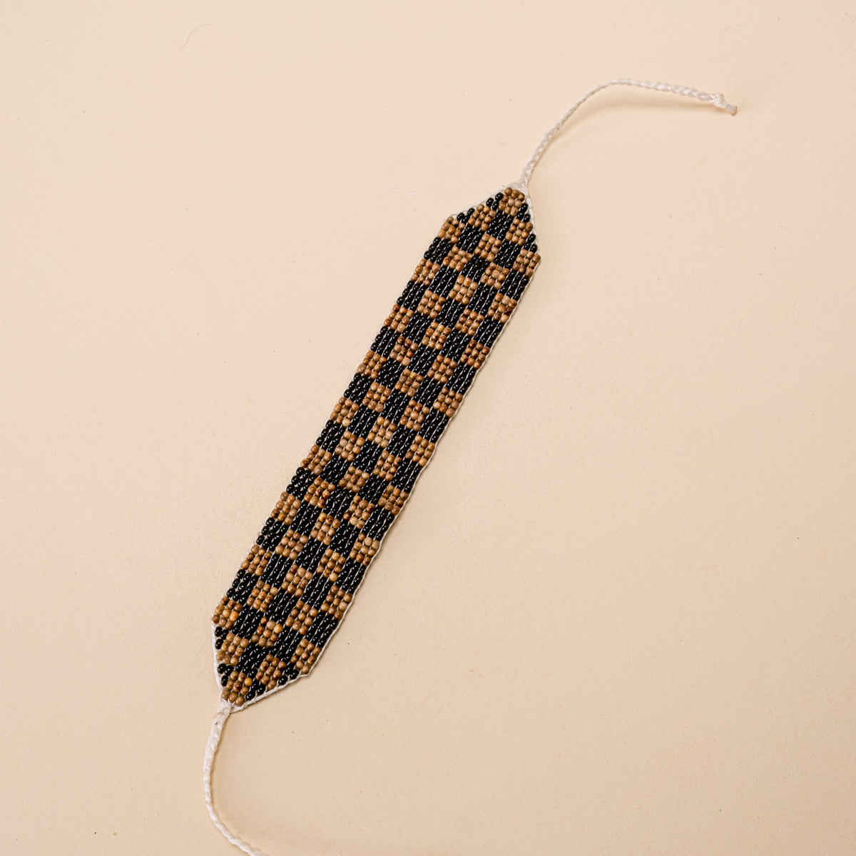 Pulseira de Miçangas e Sementes | Gavião