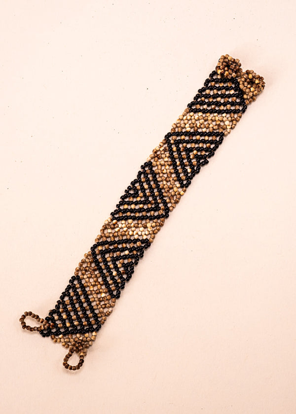 Pulseiras_Indigenas_206_ea1ebd16-3672-497a-a01f-91cd9729a05d_pulseira-kraho+indigena-comprar-banner-site-tucum