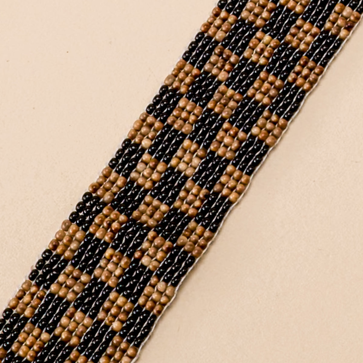 Pulseira de Miçangas e Sementes | Gavião
