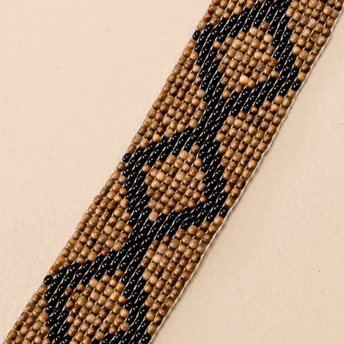 Pulseira de Miçangas e Sementes | Gavião