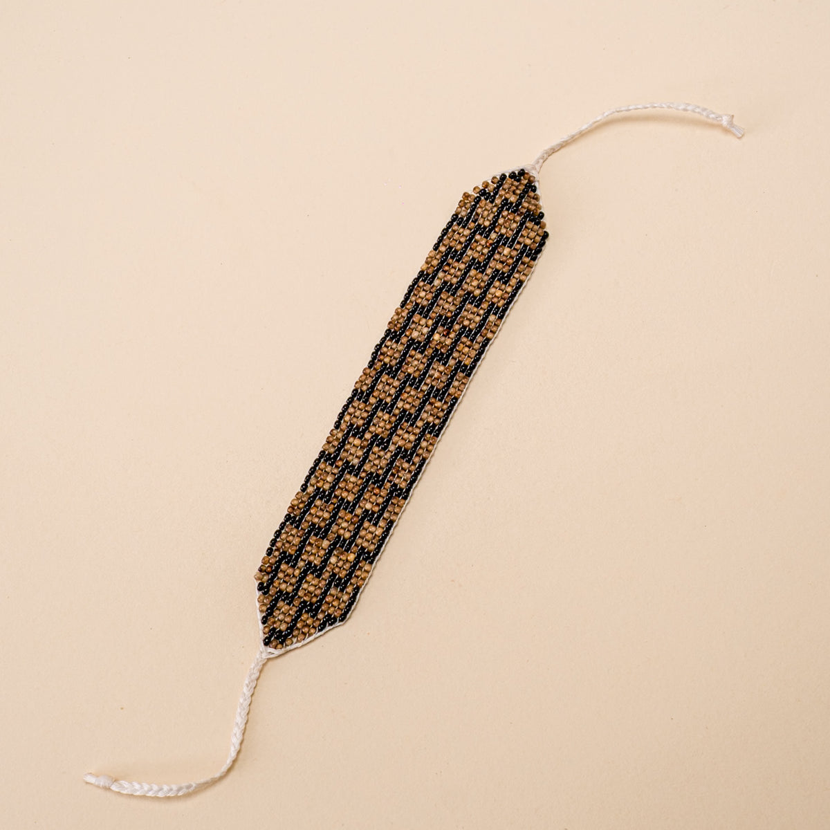 Pulseira de Miçangas e Sementes | Gavião