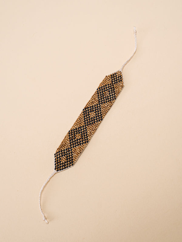 Pulseira de Miçangas e Sementes | Gavião
