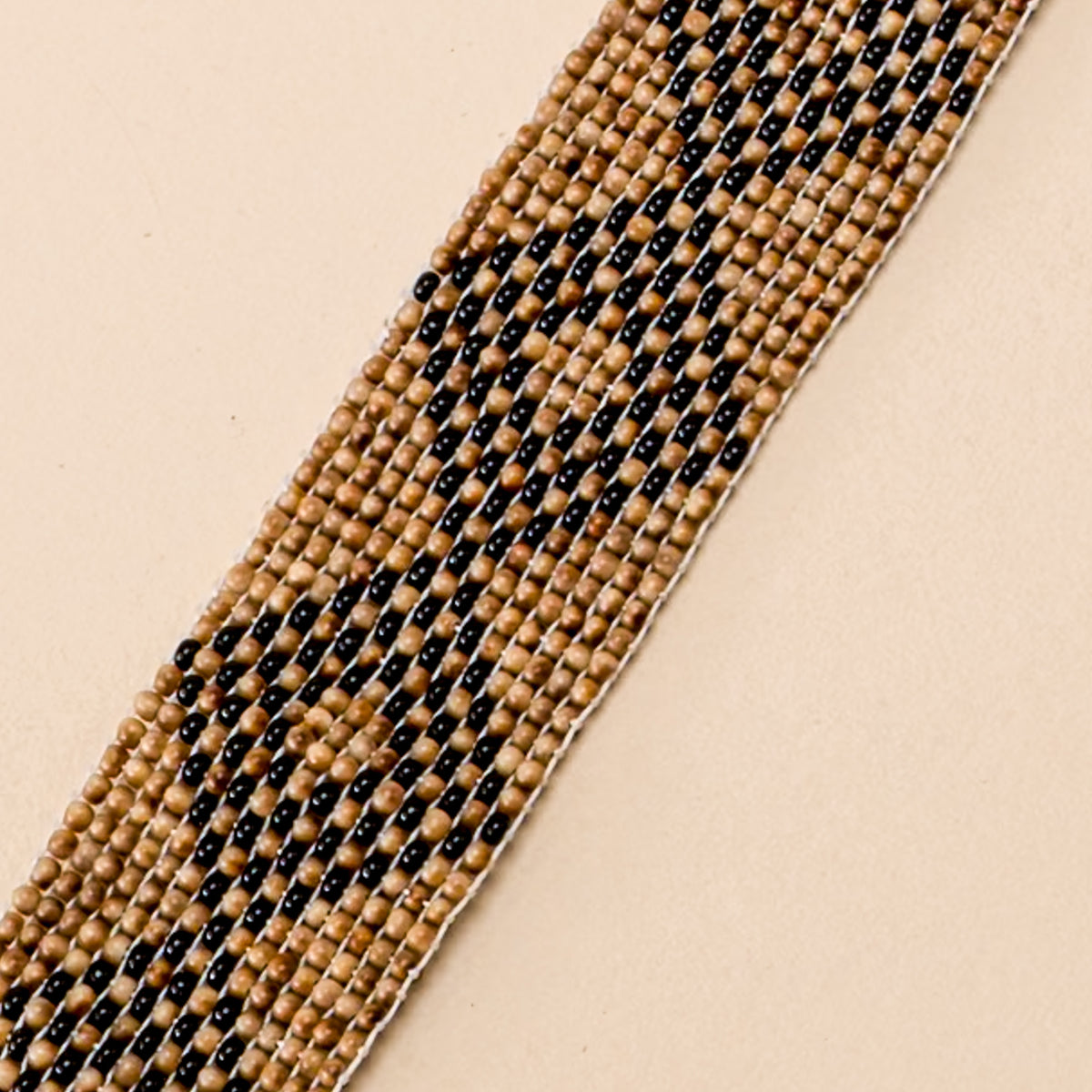 Pulseira de Miçangas e Sementes | Gavião