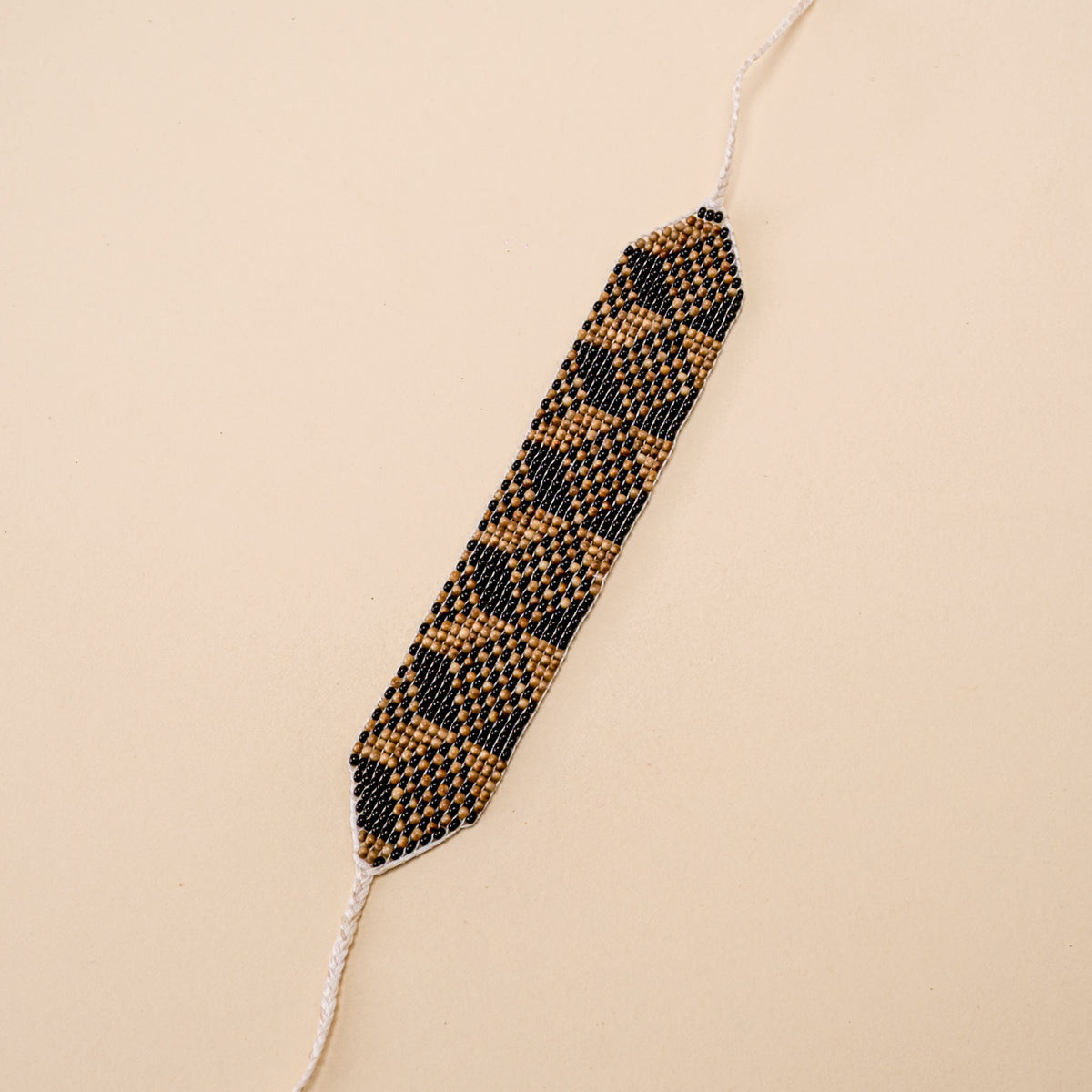 Pulseira de Miçangas e Sementes | Gavião