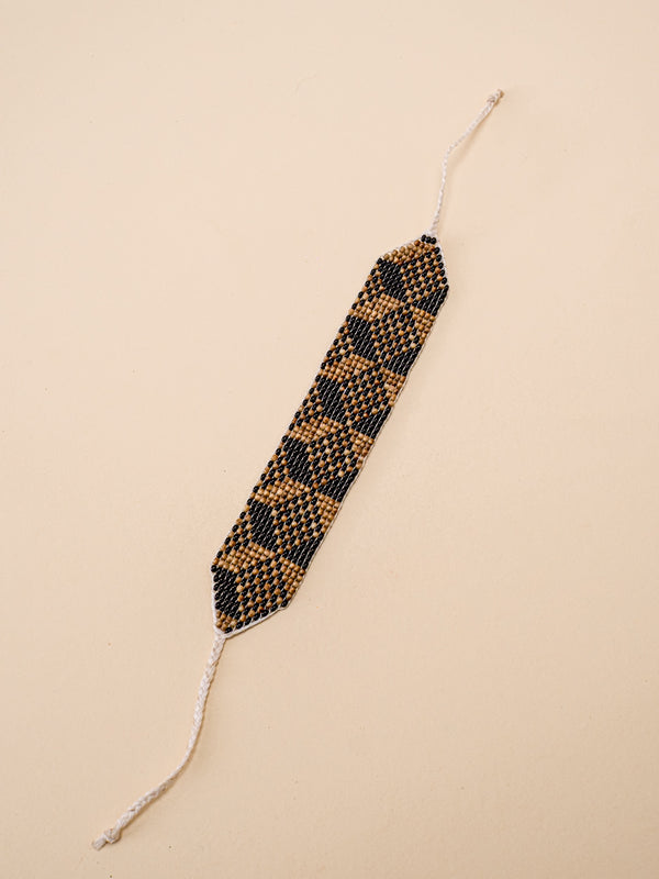Pulseira de Miçangas e Sementes | Gavião