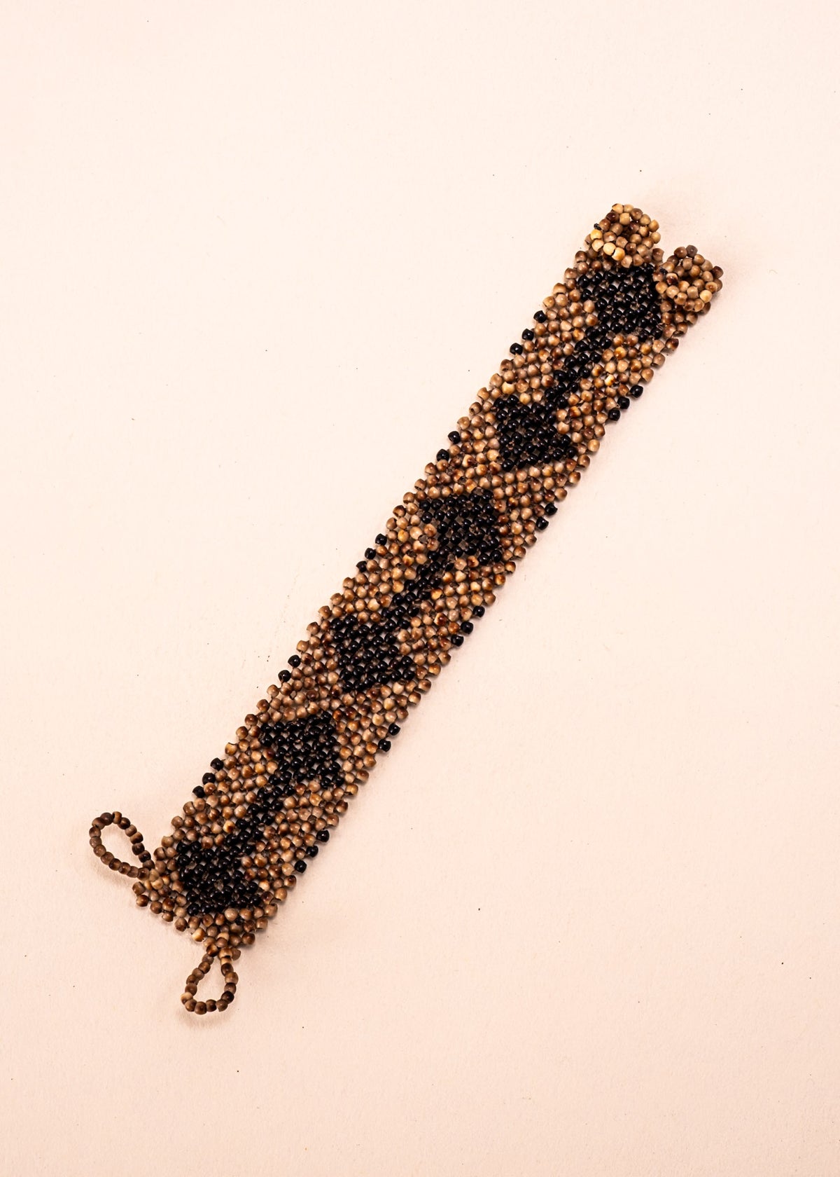 Pulseiras_Indigenas_245_pulseira-kraho+indigena-comprar-banner-site-tucum