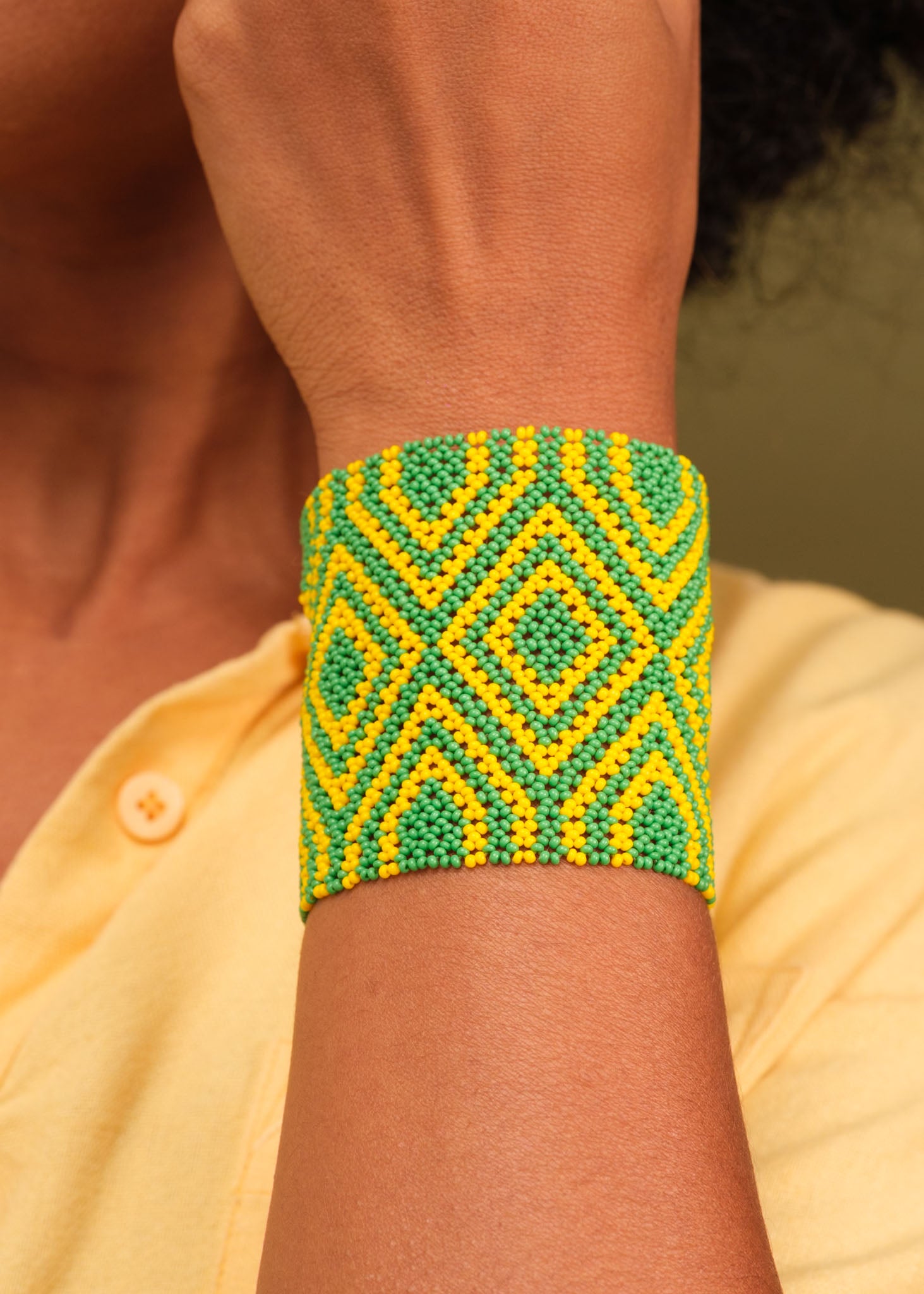 Pulseira Waurá - Joia Indígena | Tucum Brasil Imagem secundária do produto