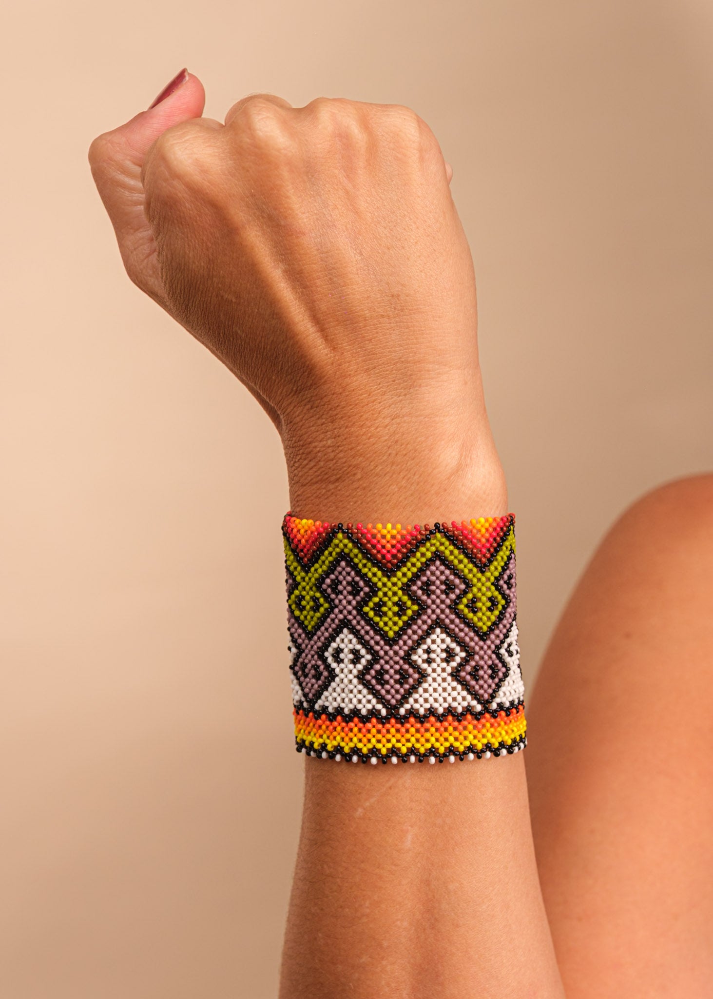 Pulseira Waurá - Joia Indígena | Tucum Brasil Imagem secundária do produto