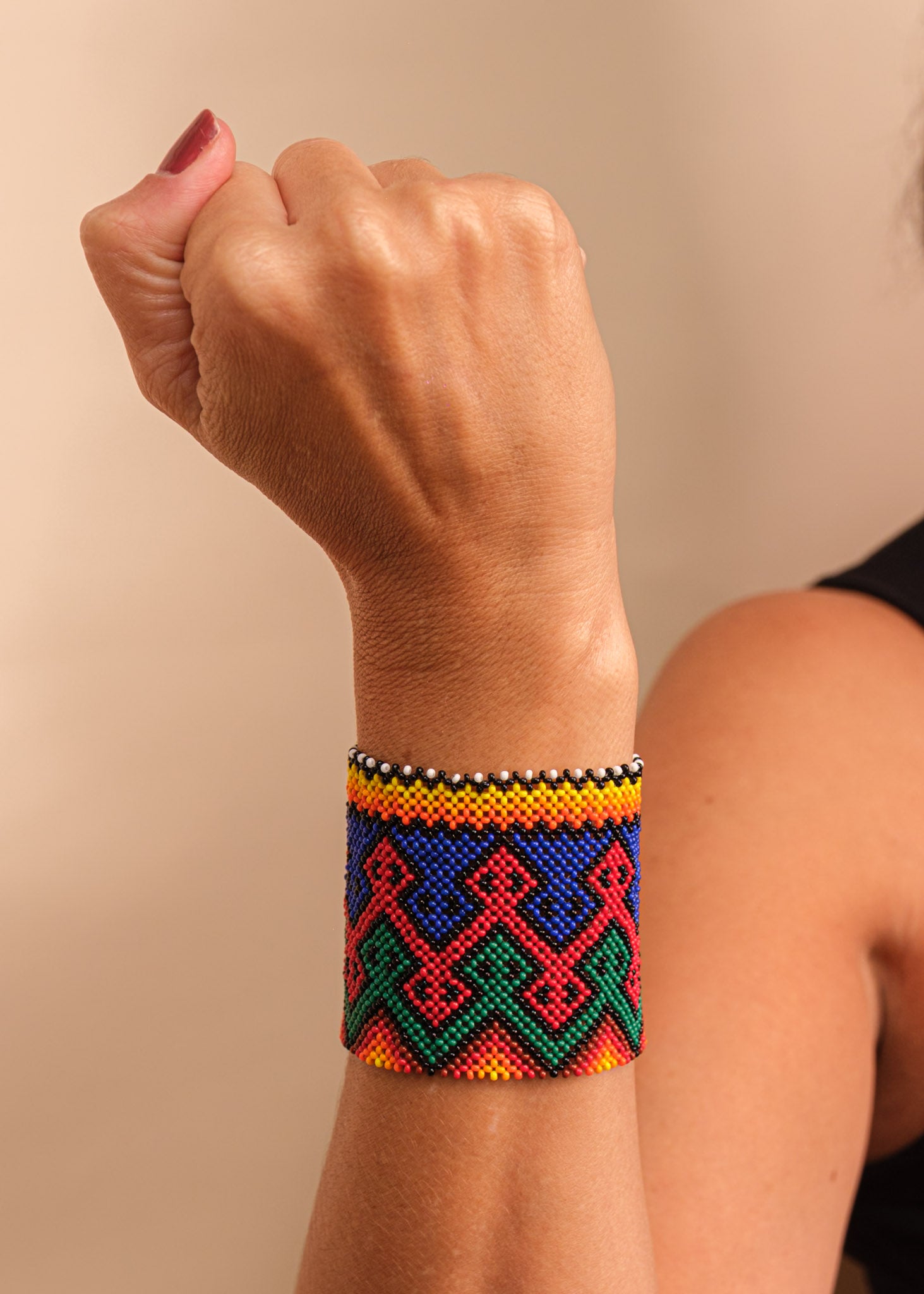 Pulseira Waurá - Joia Indígena | Tucum Brasil Imagem secundária do produto