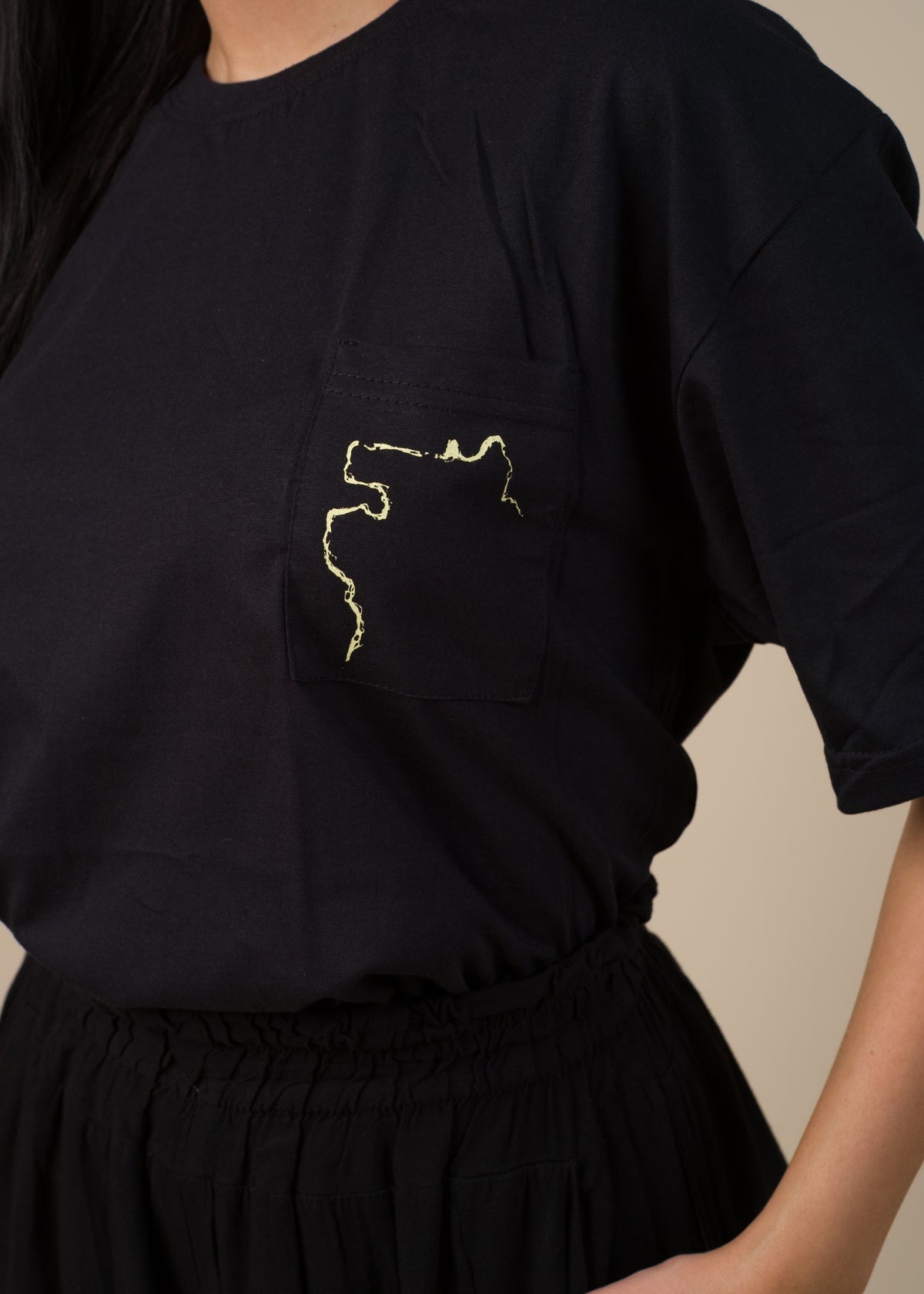 Kit camisa 24 povos + sabonete corporal MOMA | TUCUM