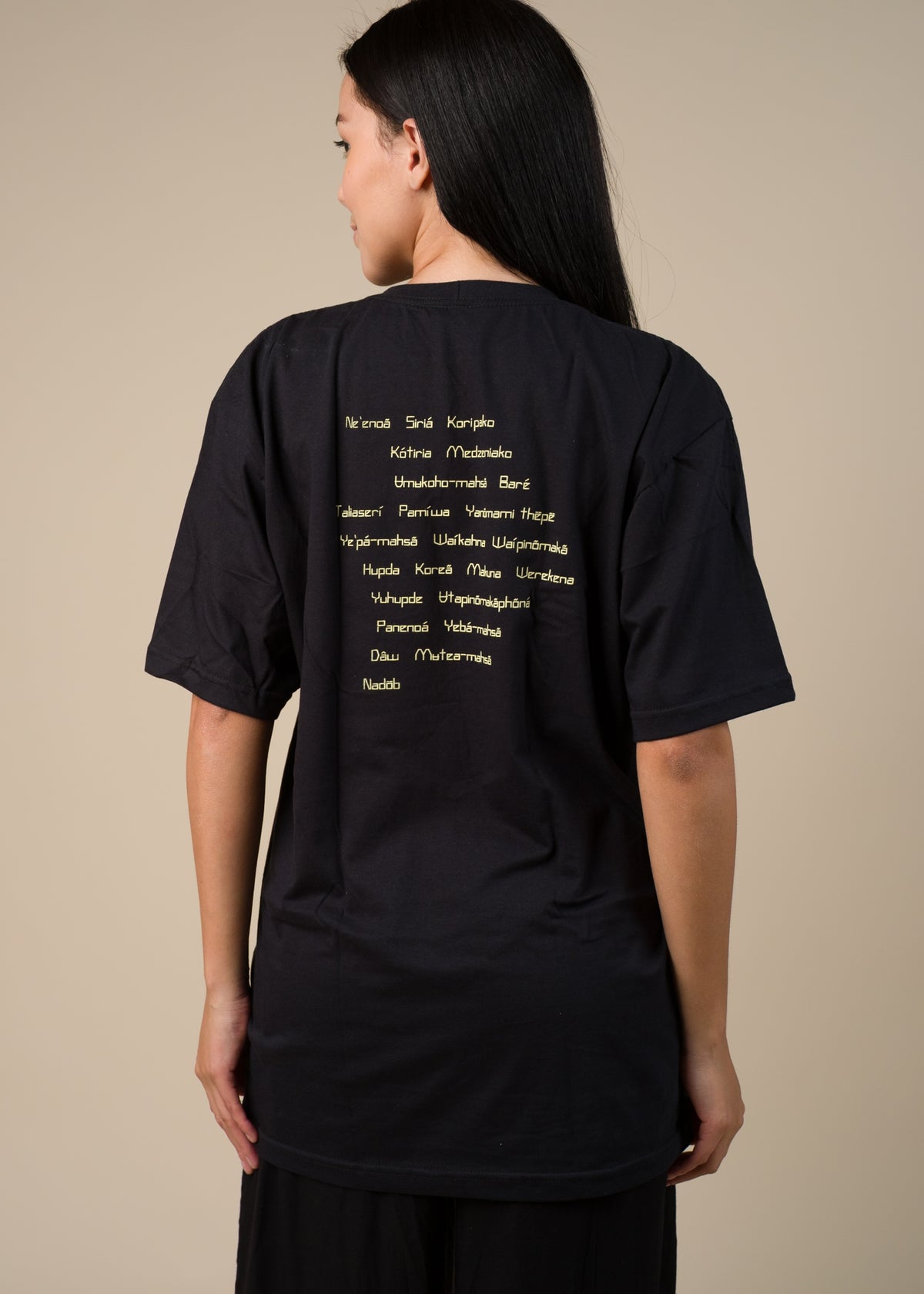 Kit camisa 24 povos + sabonete corporal MOMA | TUCUM