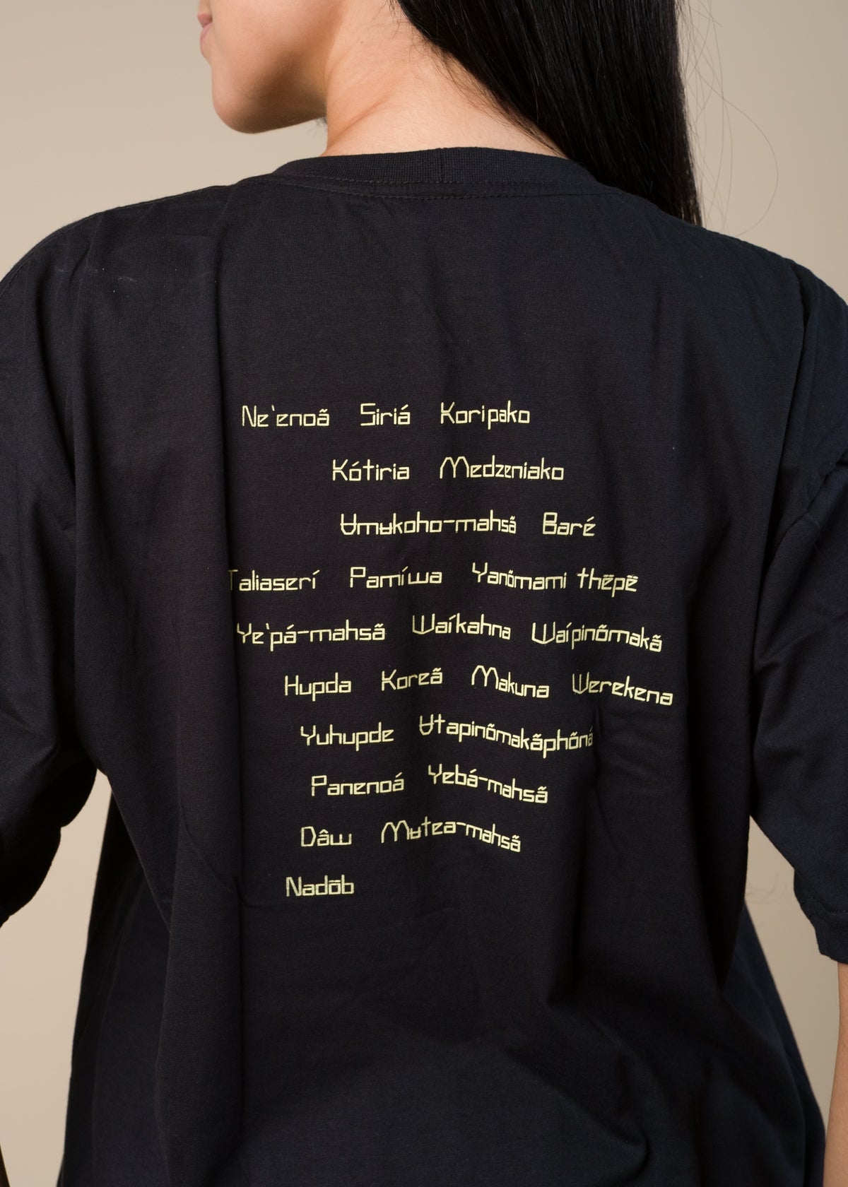 Kit camisa 24 povos + sabonete corporal MOMA | TUCUM