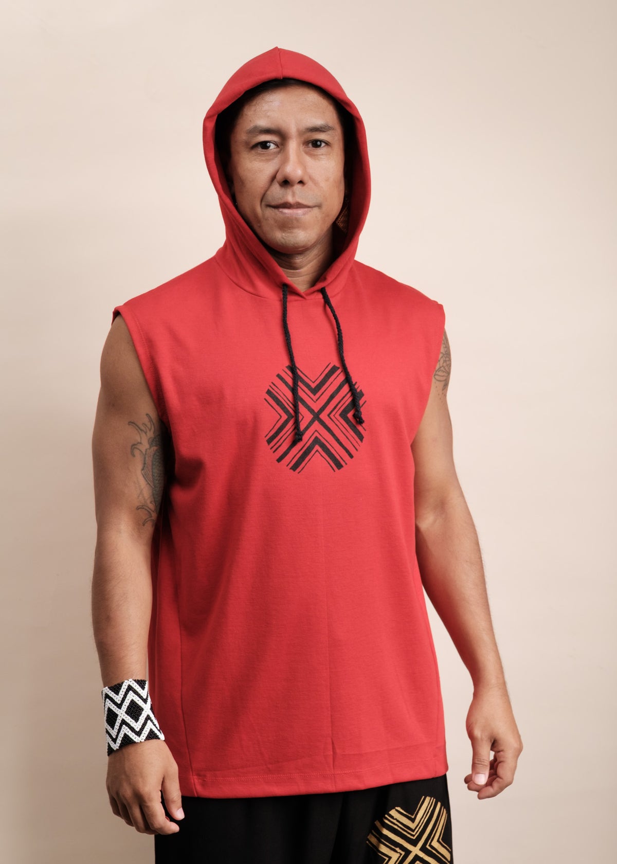 Camiseta com capuz - União dos povos | WAN WAN