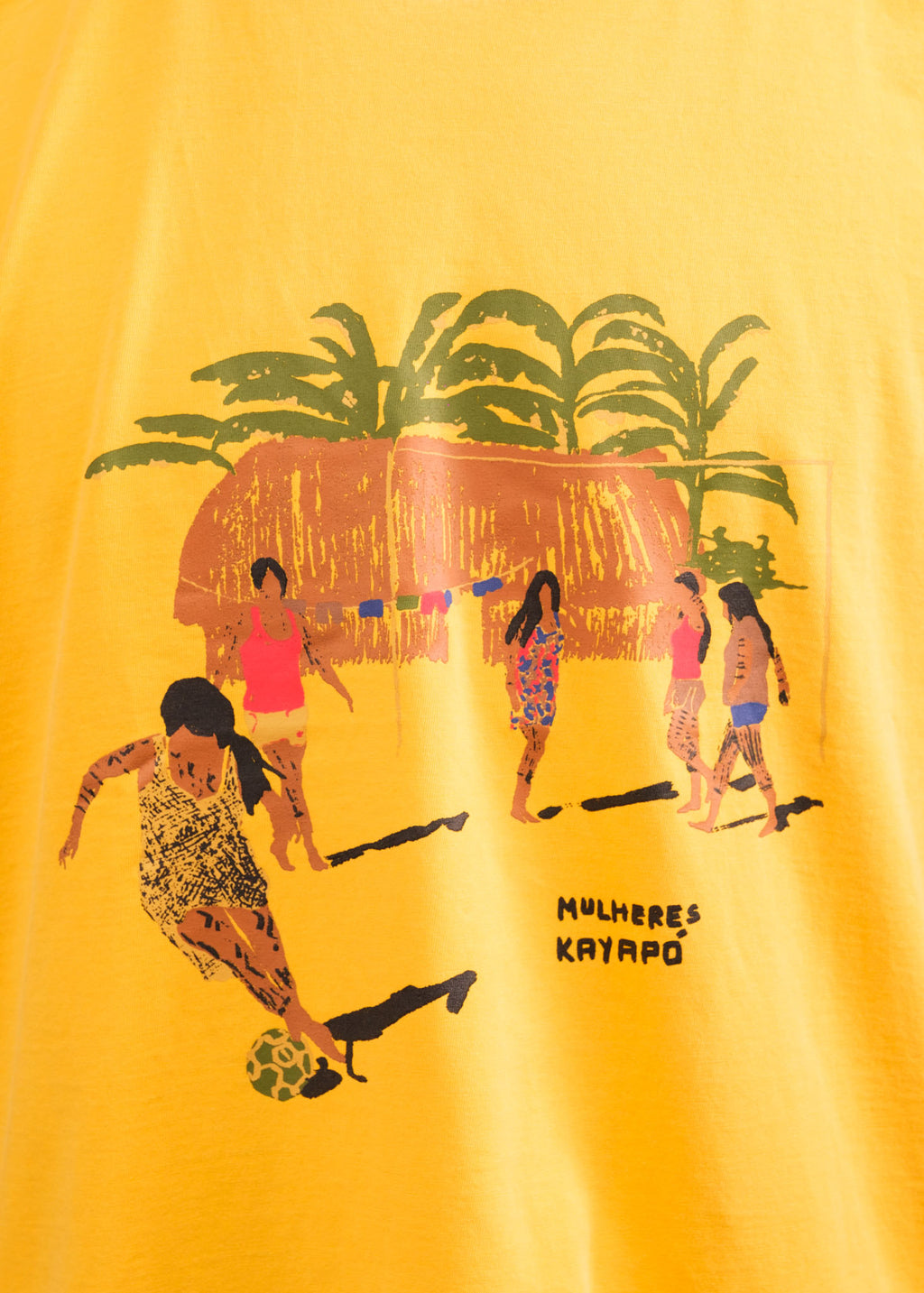 Camiseta Mulheres Jogando - Arte indígena Kayapó | Tucum Brasil