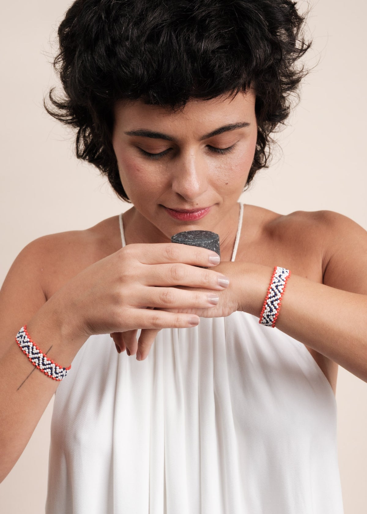 Kit dupla de pulseira indígena + sabonete facial MOMA | TUCUM