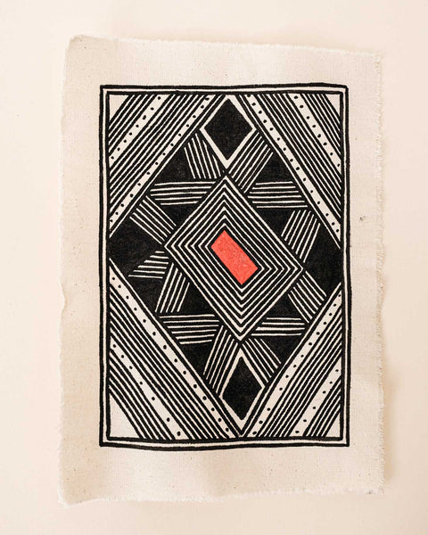 A pintura em tecido é uma inovação criativa indígena a partir de um dos aspectos mais característicos de suas culturas: a pintura corporal. A Tucum tem o prazer de apresentar toda a força e a beleza das pinturas indígenas!  Ganhe 10% de desconto na sua primeira compra!
