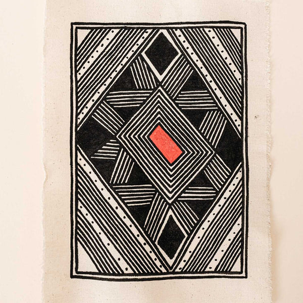 A pintura em tecido é uma inovação criativa indígena a partir de um dos aspectos mais característicos de suas culturas: a pintura corporal. A Tucum tem o prazer de apresentar toda a força e a beleza das pinturas indígenas!  Ganhe 10% de desconto na sua primeira compra!
