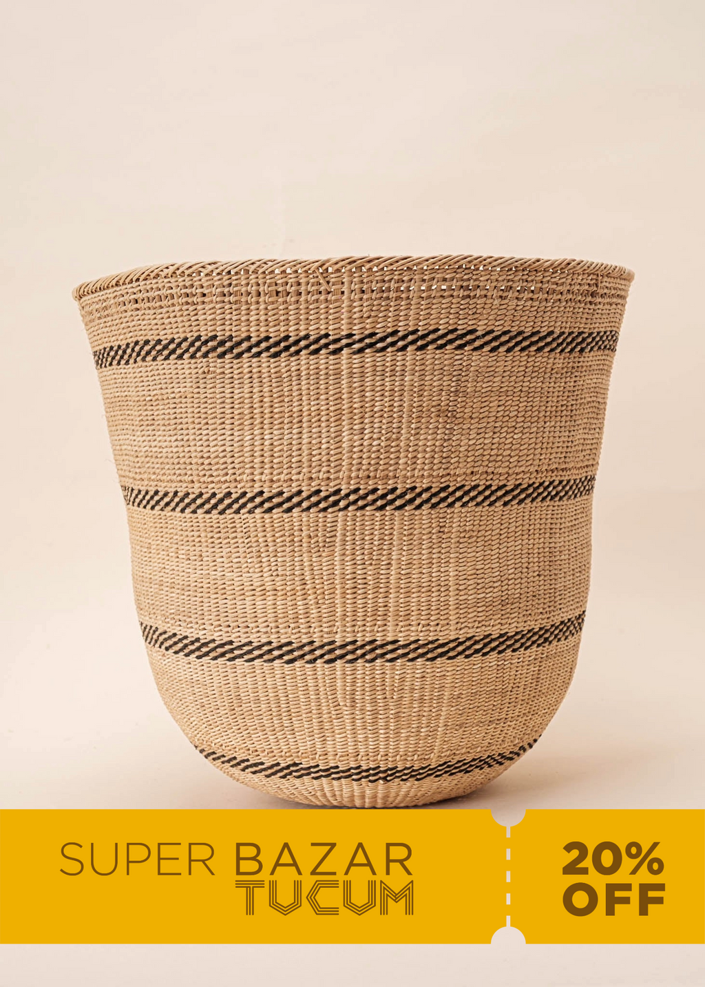 Cesto Wii de fibras bege feito pelo povo Yanomami, artesanato indígena brasileiro 