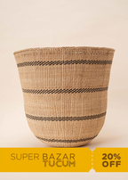 Cesto Wii de fibras bege feito pelo povo Yanomami, artesanato indígena brasileiro 