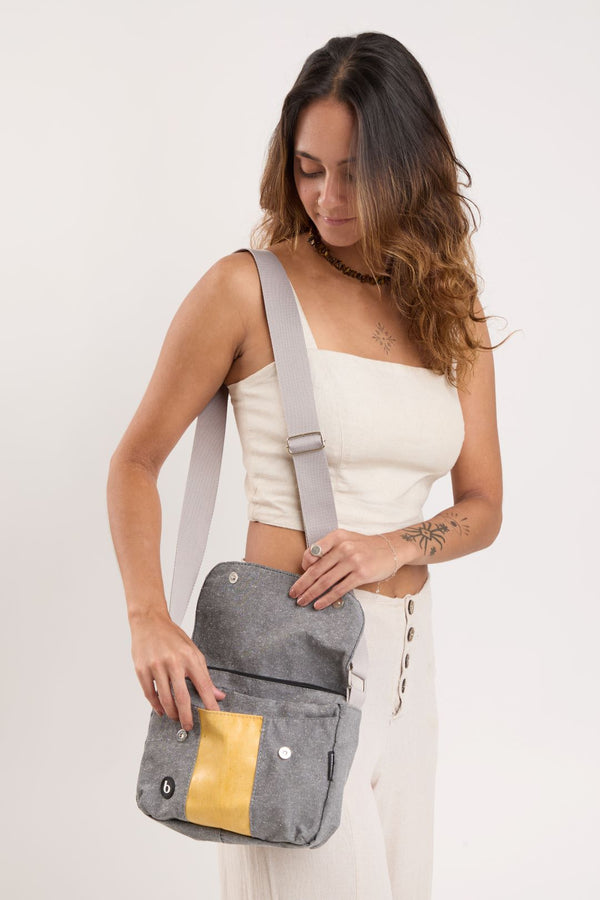 Bolsa Carteiro Bossa Nova Cinza/Urucum | bossapack