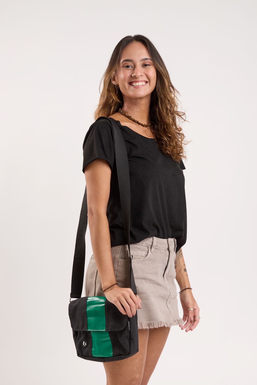 Bolsa Carteiro Bossa Nova Preta/Verde | Bossapack Imagem principal do produto