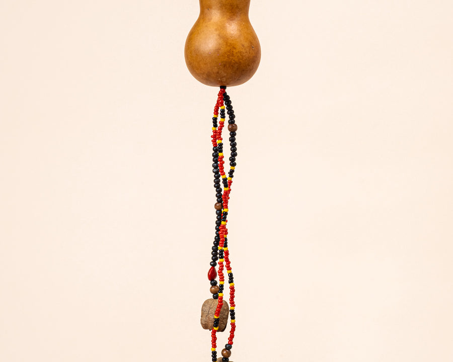 Os Brincos indígenas de miçangas e de sementes são únicos e feitos à mão pelos povos originários do Brasil. São carregados de força e beleza. Conheça as artes feitas à mão pelos povos indígenas do Brasil. Adquira a sua agora, garanta 6% de desconto no PIX