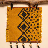 Os colares e gargantilhas indígenas de miçangas e sementes são jóias feitas por mulheres, carregadas de força ancestral. Conheça as artes feitas à mão e confira a beleza do artesanato indígena. Confira os colares com desconto no nosso Bazar!