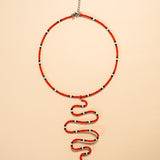 Os colares e gargantilhas indígenas de miçangas e sementes são jóias feitas por mulheres, carregadas de força ancestral. Conheça as artes feitas à mão e confira a beleza do artesanato indígena. Confira os colares com desconto no nosso Bazar!