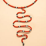 Os colares e gargantilhas indígenas de miçangas ou sementes são jóias feitas por mulheres, carregadas de força ancestral. Conheça as artes feitas à mão e confira a beleza do artesanato indígena. Confira os colares com desconto no nosso Bazar!