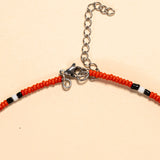 Os colares e gargantilhas indígenas de miçangas ou sementes são jóias feitas por mulheres, carregadas de força ancestral. Conheça as artes feitas à mão e confira a beleza do artesanato indígena. Confira os colares com desconto no nosso Bazar!